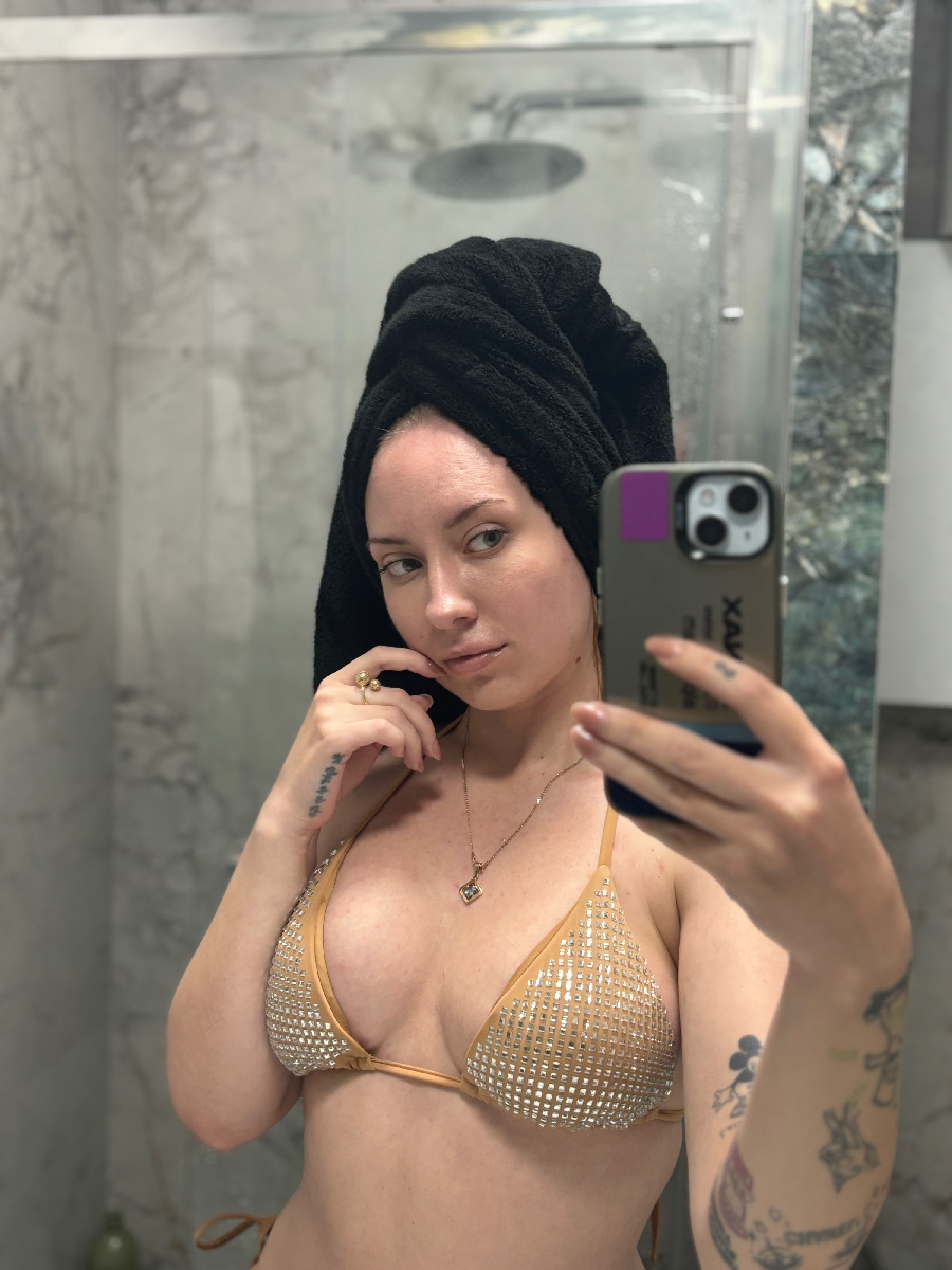 Nude girl KateV in Zhangjiagang