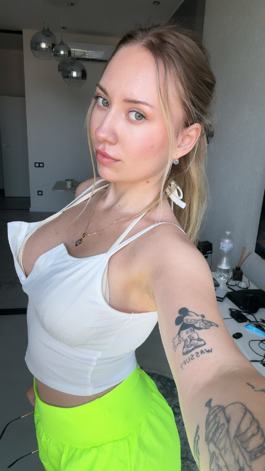 KateV in her underwear in Zhangjiagang