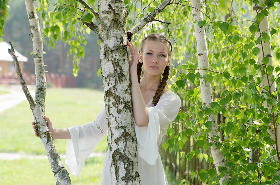 Women in Slavic costumes in Zhangjiagang