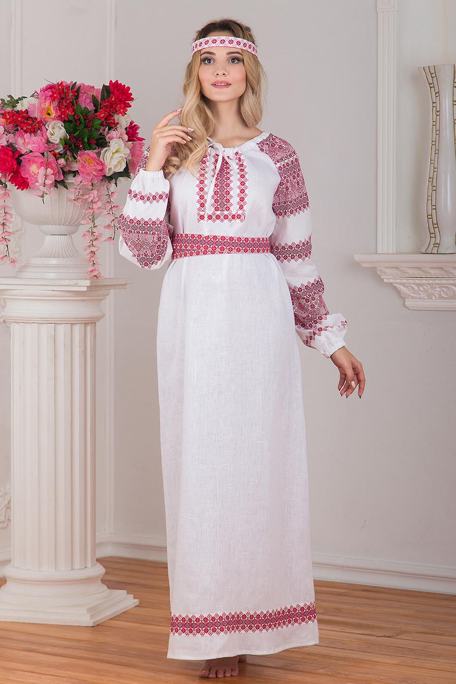 Women in Slavic costumes in Zhangjiagang