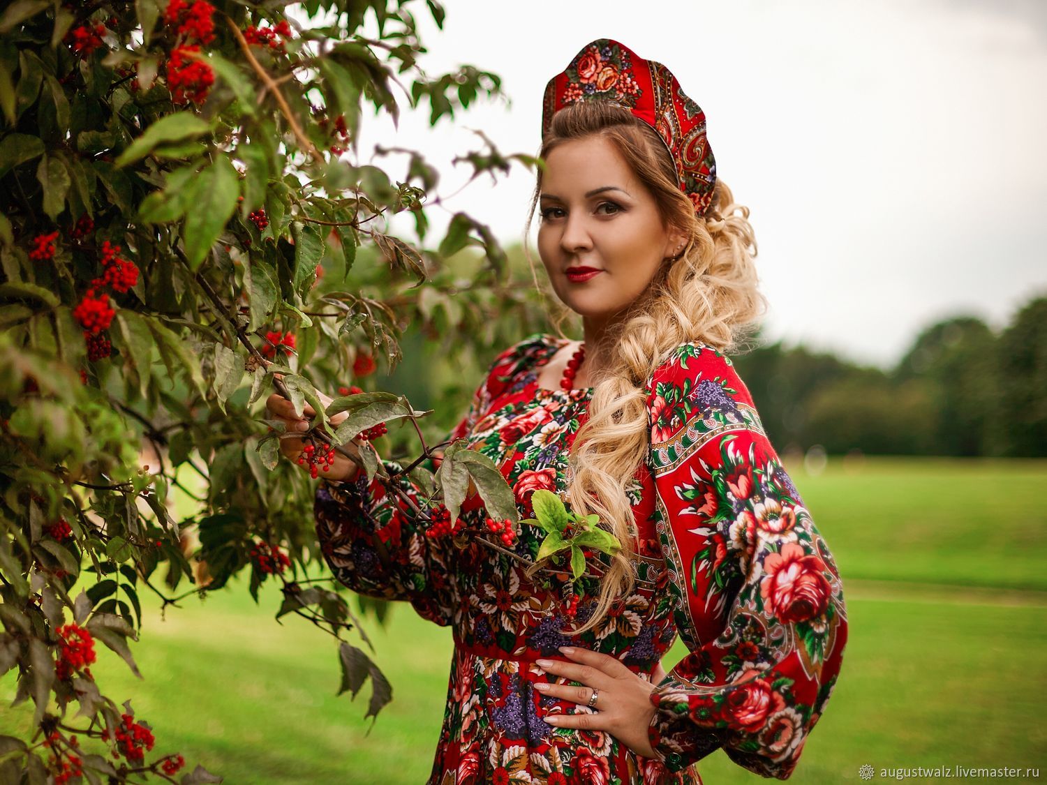 Women in Slavic costumes in Zhangjiagang