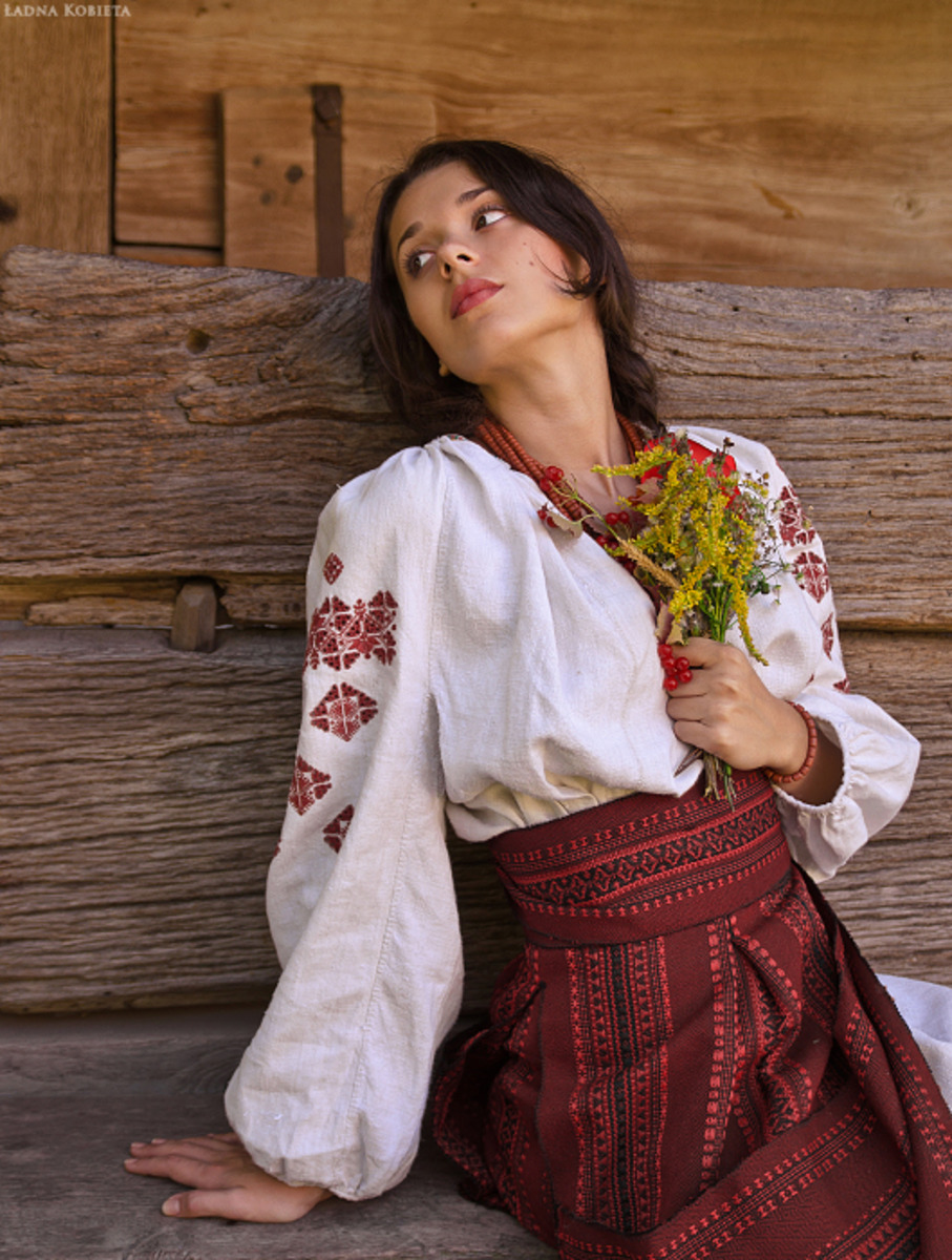 Girls in Slavic costumes in Zhangjiagang