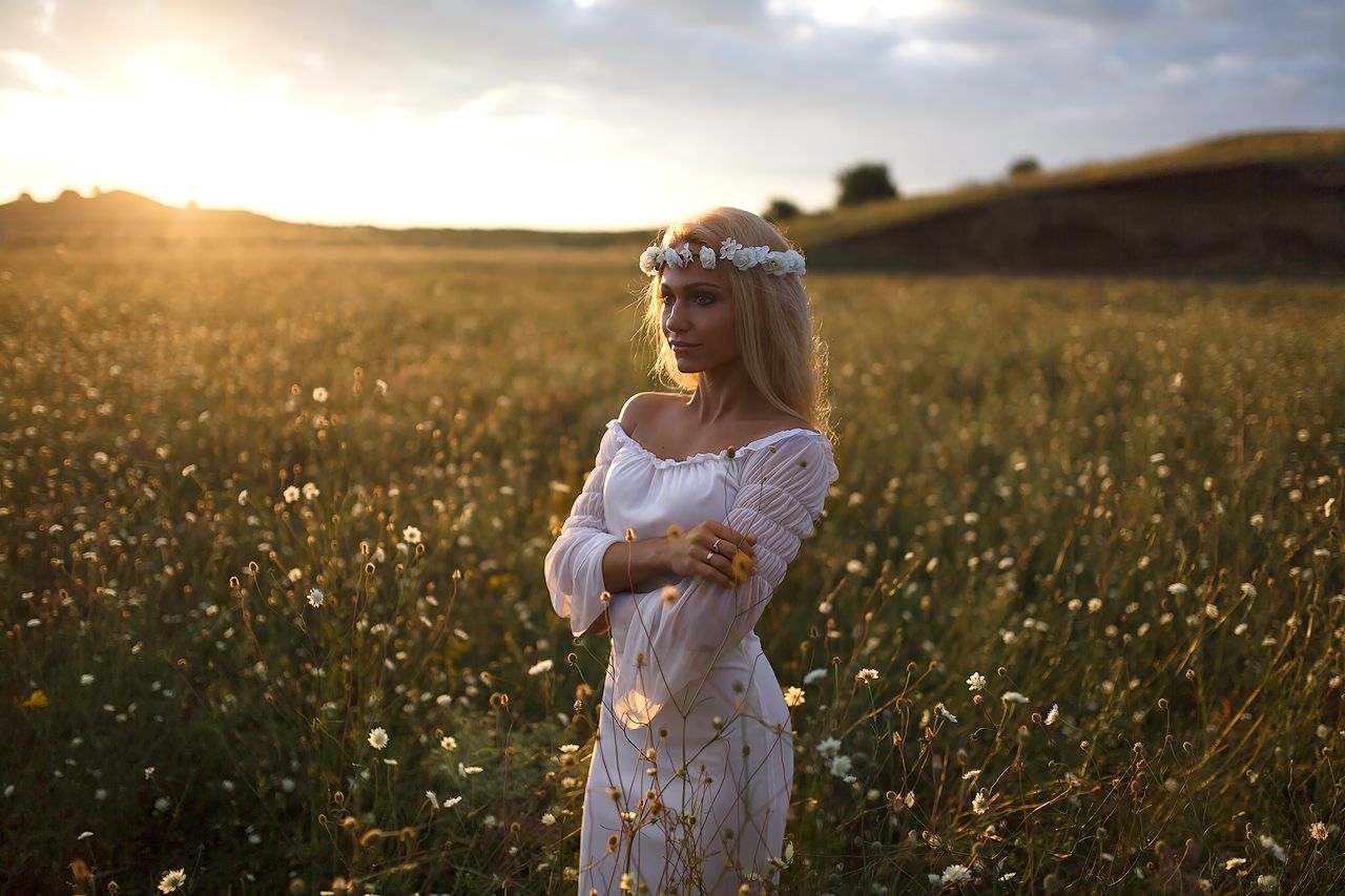 Girls in Slavic costumes in Zhangjiagang