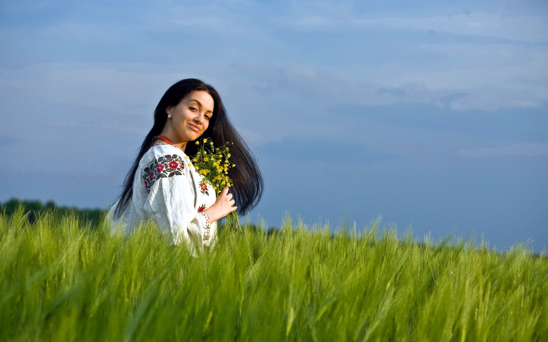 Girls in Slavic costumes in Zhangjiagang