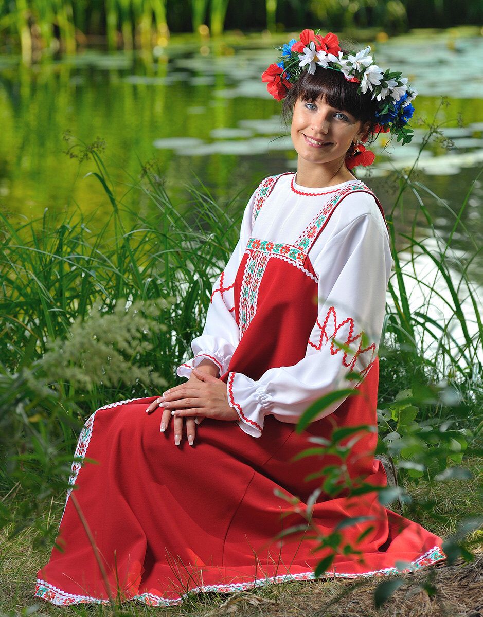 Beautiful girl Girls in Slavic costumes in Zhangjiagang