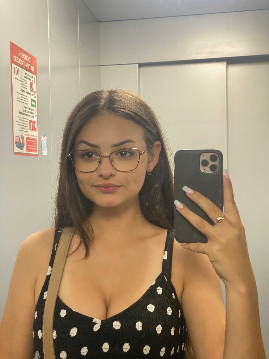 Sexy model Stacy in Zhangjiagang