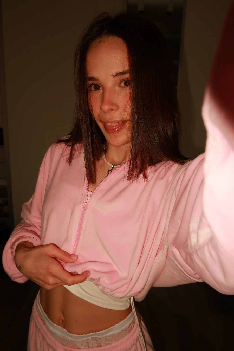 Tina brings the glow — live moments in Zhangjiagang